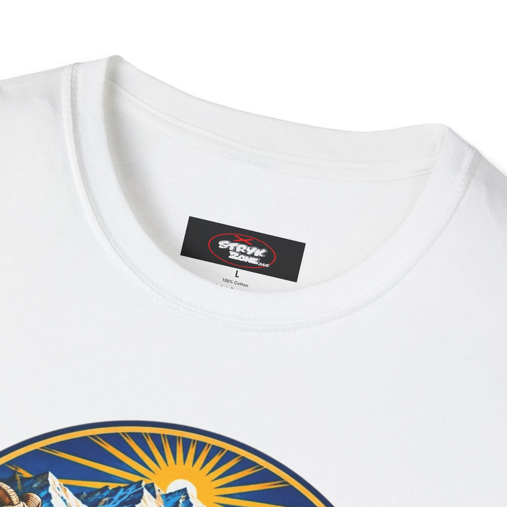 Colorado Retro Mountain Badge T-Shirt — Colorado State Circle Logo Tee